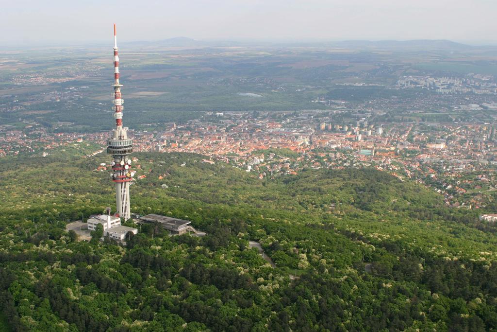 Hetedik Apartman Печ Экстерьер фото